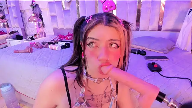 Broklinwhite  online show from 28, 1, 2025