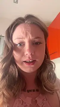 chloetarducci online show from 29, 4, 2026