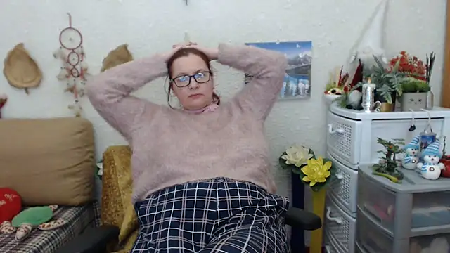Snapshot of PlayfullMature chatting on 17, 2, 2025 PlayfullMature online show from 17, 2, 2025