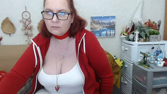 Snapshot of PlayfullMature chatting on 17, 2, 2025 PlayfullMature online show from 17, 2, 2025