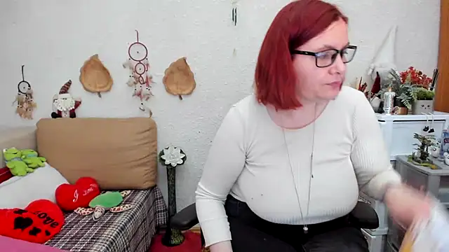 Snapshot of PlayfullMature chatting on 25, 2, 2025 PlayfullMature online show from 25, 2, 2025