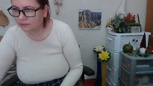 Snapshot of PlayfullMature chatting on 1, 3, 2025 PlayfullMature online show from 1, 3, 2025