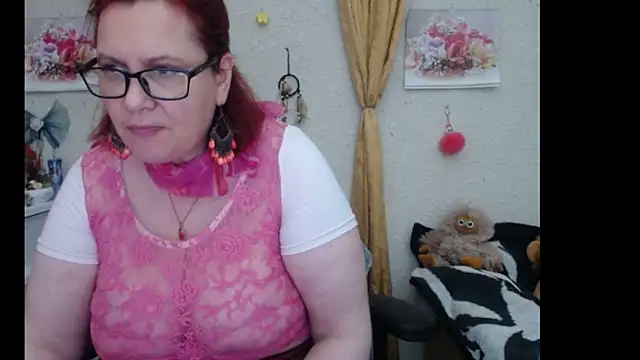 Snapshot of PlayfullMature chatting on 4, 10, 2025 PlayfullMature online show from 4, 10, 2025
