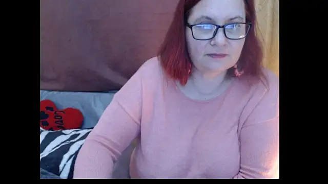 Snapshot of PlayfullMature chatting on 28, 4, 2026 PlayfullMature online show from 28, 4, 2026