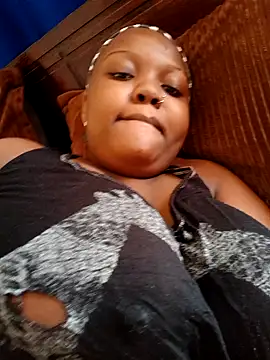 queennapal online show from 5, 4, 2026