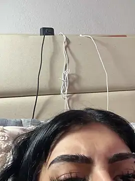 ThickerThanYoBitch online show from 20, 9, 2025