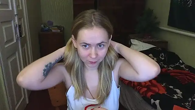 Riley Roo online show from 18, 12, 2024