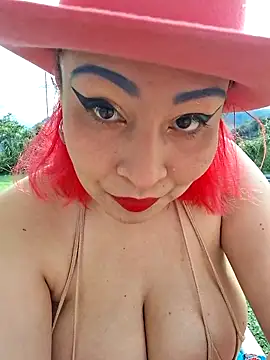 Snapshot of Andrea_Bloomix chatting on 5, 1, 2026 Andrea Bloomix online show from 5, 1, 2026