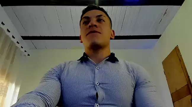 Snapshot of aquiles_51 chatting on 5, 2, 2025 aquiles 51 online show from 5, 2, 2025