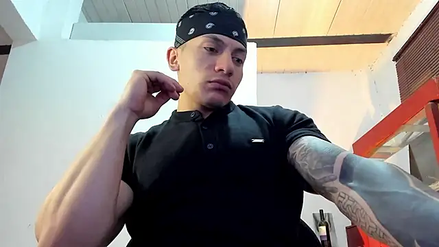 Snapshot of aquiles_51 chatting on 6, 10, 2025 aquiles 51 online show from 6, 10, 2025