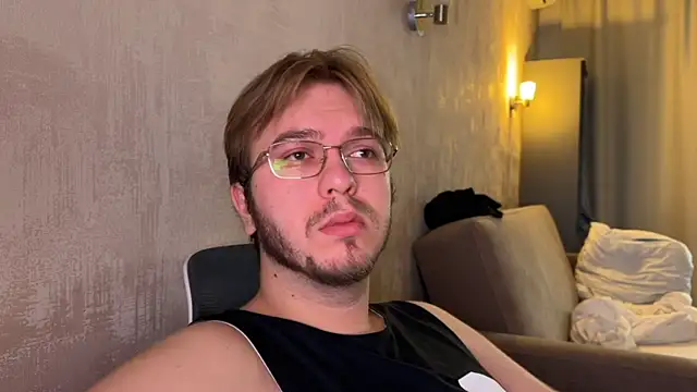 Snapshot of kiopiggy chatting on 5, 11, 2025 kiopiggy online show from 5, 11, 2025