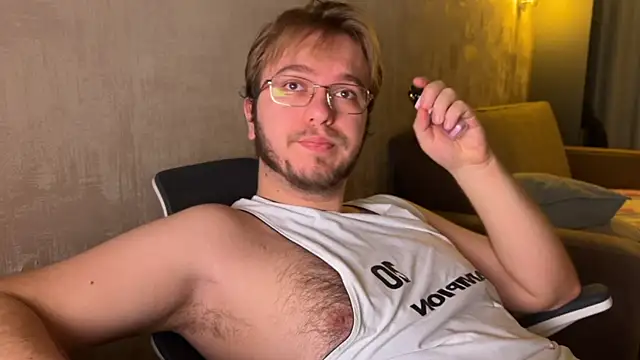 Snapshot of kiopiggy chatting on 9, 11, 2025 kiopiggy online show from 9, 11, 2025