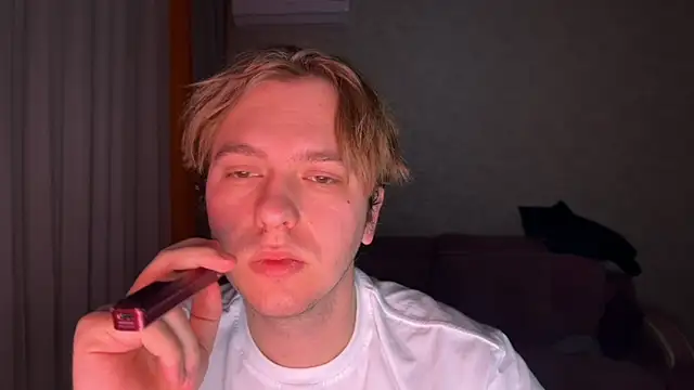 Snapshot of kiopiggy chatting on 17, 12, 2025 kiopiggy online show from 17, 12, 2025