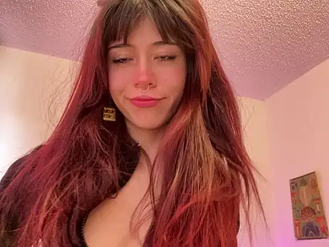 SuzzyyM online show from 8, 7, 2026