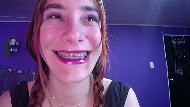 Snapshot of IsaBaileys_ chatting on 25, 9, 2025 IsaBaileys online show from 25, 9, 2025