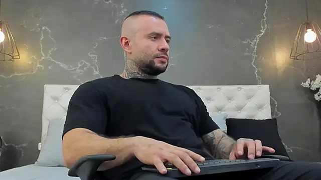 Snapshot of BruceDallas chatting on 23, 2, 2025 BruceDallas online show from 23, 2, 2025