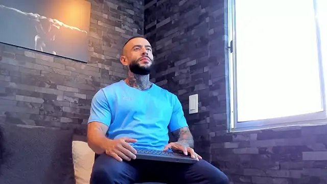 Snapshot of BruceDallas chatting on 2, 10, 2025 BruceDallas online show from 2, 10, 2025