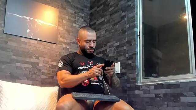 Snapshot of BruceDallas chatting on 24, 11, 2025 BruceDallas online show from 24, 11, 2025