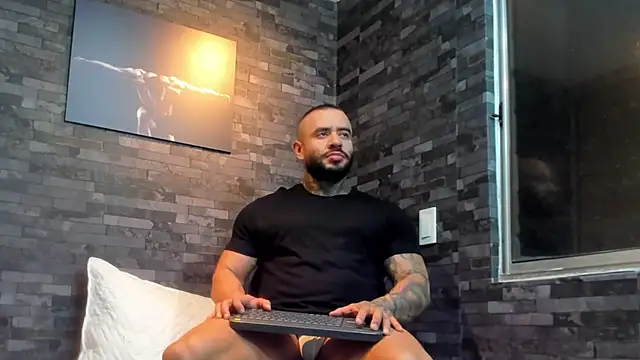 Snapshot of BruceDallas chatting on 2, 12, 2025 BruceDallas online show from 2, 12, 2025