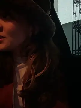 Snapshot of emily_amaya chatting on 21, 12, 2024 emily amaya online show from 21, 12, 2024