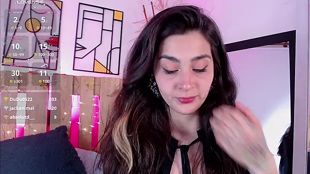 Snapshot of emily_amaya chatting on 11, 3, 2025 emily amaya online show from 11, 3, 2025