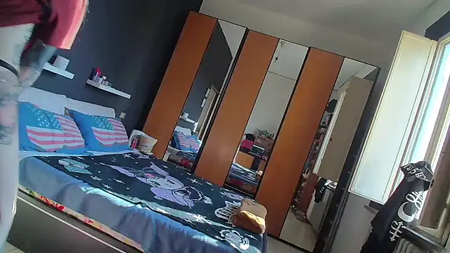 Snapshot of Honey2Bad chatting on 15, 12, 2025 Honey2Bad online show from 15, 12, 2025