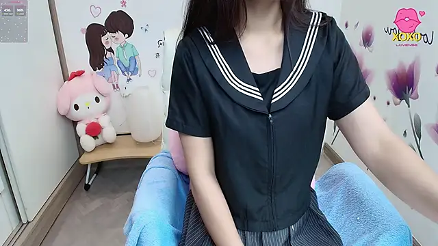 Snapshot of _Mizuki_ chatting on 7, 10, 2025 Mizuki online show from 7, 10, 2025