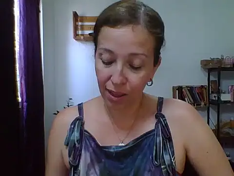 Snapshot of charlott_ponce chatting on 2, 5, 2026 charlott ponce online show from 2, 5, 2026