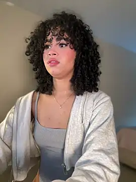 Snapshot of Lianh_Benett chatting on 20, 12, 2024 Lianh Benett online show from 20, 12, 2024