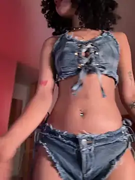 Snapshot of Lianh_Benett chatting on 2, 3, 2025 Lianh Benett online show from 2, 3, 2025