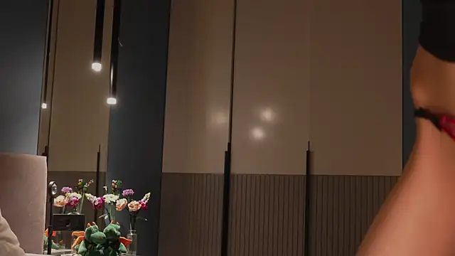 poisonn girlll online show from 4, 2, 2026