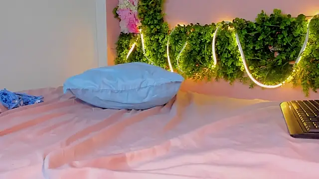 Mikasa Horny online show from 7, 3, 2025