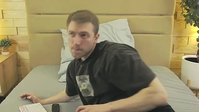 EthanPinkman online show from 10, 3, 2026