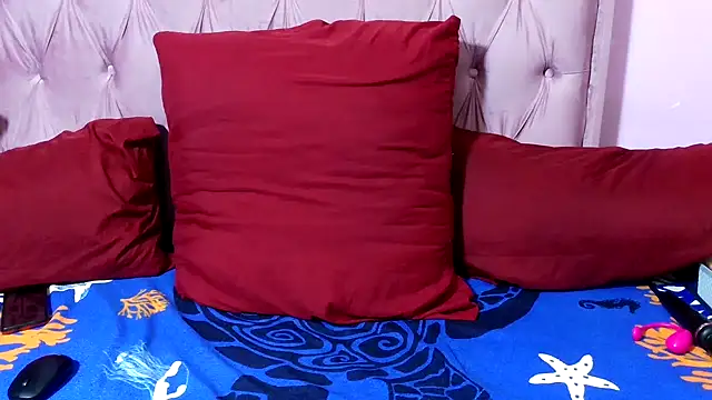 Snapshot of SweetMellowX1 chatting on 27, 10, 2025 SweetMellowX1 online show from 27, 10, 2025