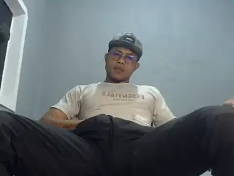 Snapshot of grandominantex1 chatting on 23, 12, 2024 grandominantex1 online show from 23, 12, 2024