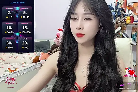 Snapshot of _LLisa_ chatting on 7, 1, 2025 LLisa online show from 7, 1, 2025