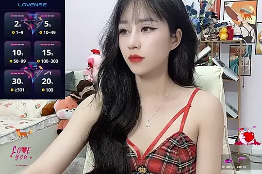 Snapshot of _LLisa_ chatting on 8, 1, 2025 LLisa online show from 8, 1, 2025