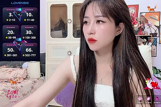 Snapshot of _LLisa_ chatting on 9, 9, 2025 LLisa online show from 9, 9, 2025