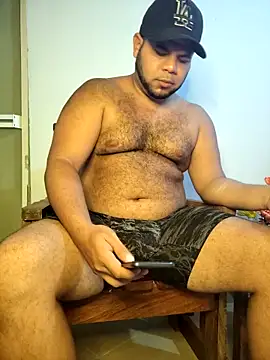 Snapshot of Evert_hairyboy chatting on 12, 9, 2025 Evert hairyboy online show from 12, 9, 2025