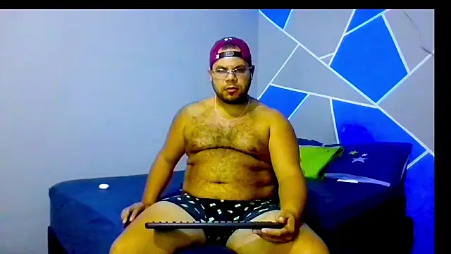 Snapshot of Evert_hairyboy chatting on 14, 12, 2025 Evert hairyboy online show from 14, 12, 2025