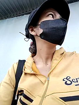 Snapshot of 2HotAsain4u chatting on 17, 12, 2024 2HotAsain4u online show from 17, 12, 2024