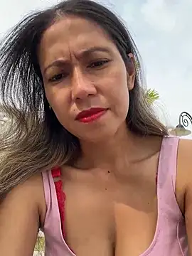 Snapshot of 2HotAsain4u chatting on 10, 1, 2025 2HotAsain4u online show from 10, 1, 2025