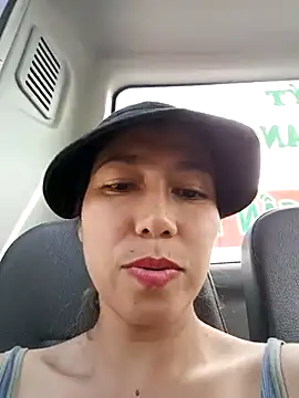 Snapshot of 2HotAsain4u chatting on 8, 3, 2025 2HotAsain4u online show from 8, 3, 2025