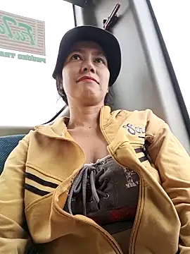 Snapshot of 2HotAsain4u chatting on 19, 9, 2025 2HotAsain4u online show from 19, 9, 2025