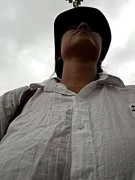 Snapshot of 2HotAsain4u chatting on 25, 9, 2025 2HotAsain4u online show from 25, 9, 2025