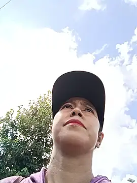 Snapshot of 2HotAsain4u chatting on 10, 10, 2025 2HotAsain4u online show from 10, 10, 2025