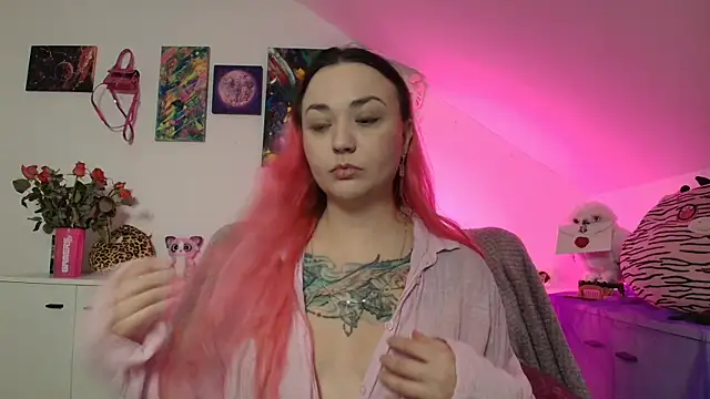 PinkHurricaneOfficial online show from 2, 12, 2025