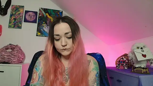 PinkHurricaneOfficial online show from 16, 2, 2026