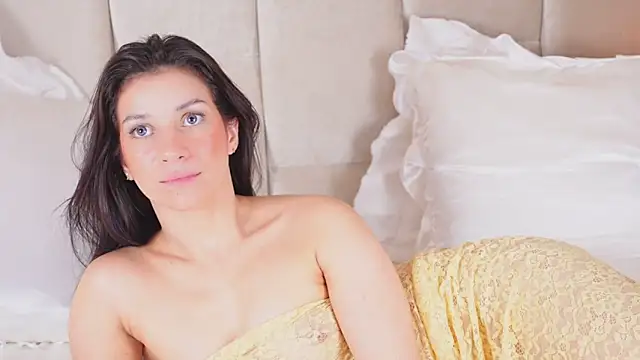 KiraKayleigh1 online show from 24, 2, 2025