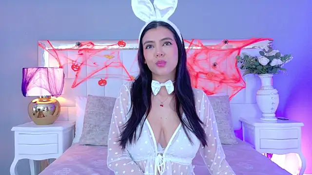 Snapshot of Julie_Bennet chatting on 22, 10, 2025 Julie Bennet online show from 22, 10, 2025